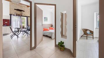 2 dormitorios, tabla de planchar con plancha, wifi y ropa de cama