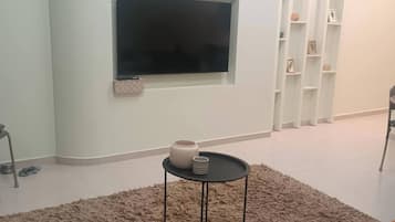 Apartment, 1 Bedroom | Room amenity