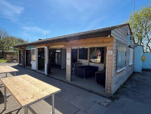 Outdoor dining - The Orchard (Dorchester)