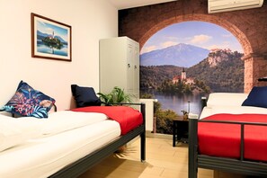 Kahden hengen standard-huone (yksi tai kaksi sänkyä)