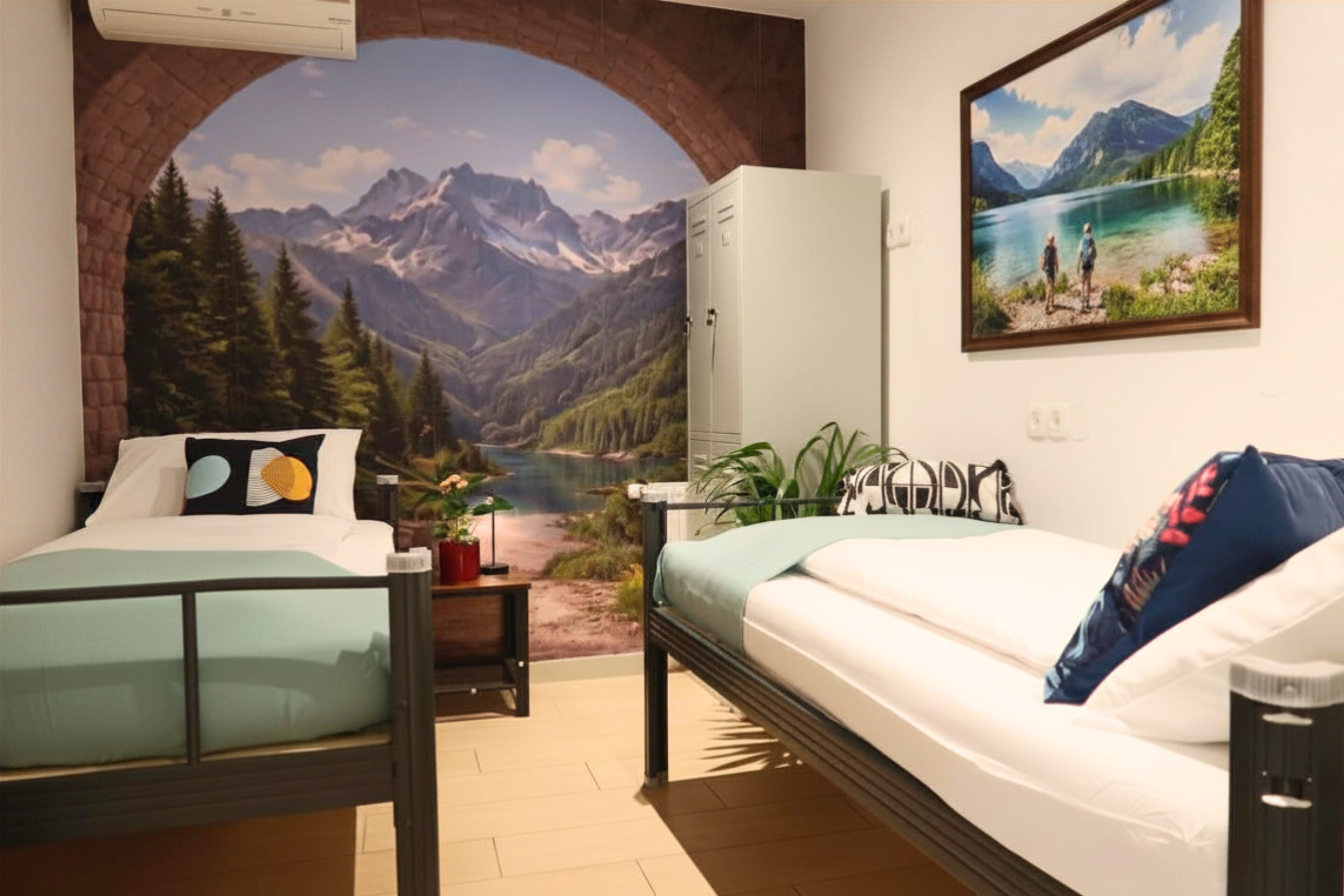Standaard kamer, 1 twee- of 2 eenpersoonsbedden | Een laptopwerkplek, gratis wifi, beddengoed