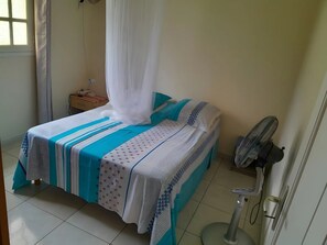 3 bedrooms, iron/ironing board, WiFi, bed sheets - Holiday Home 'Thesunshine' with Sea View, Wi-Fi and Air Conditioning (Les Anses-d'Arlet)
