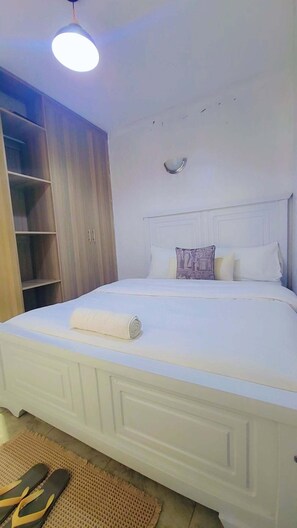 1 bedroom, iron/ironing board, Internet - Betty cozzy homes... where you get to feel home away from home. (Nairobi)