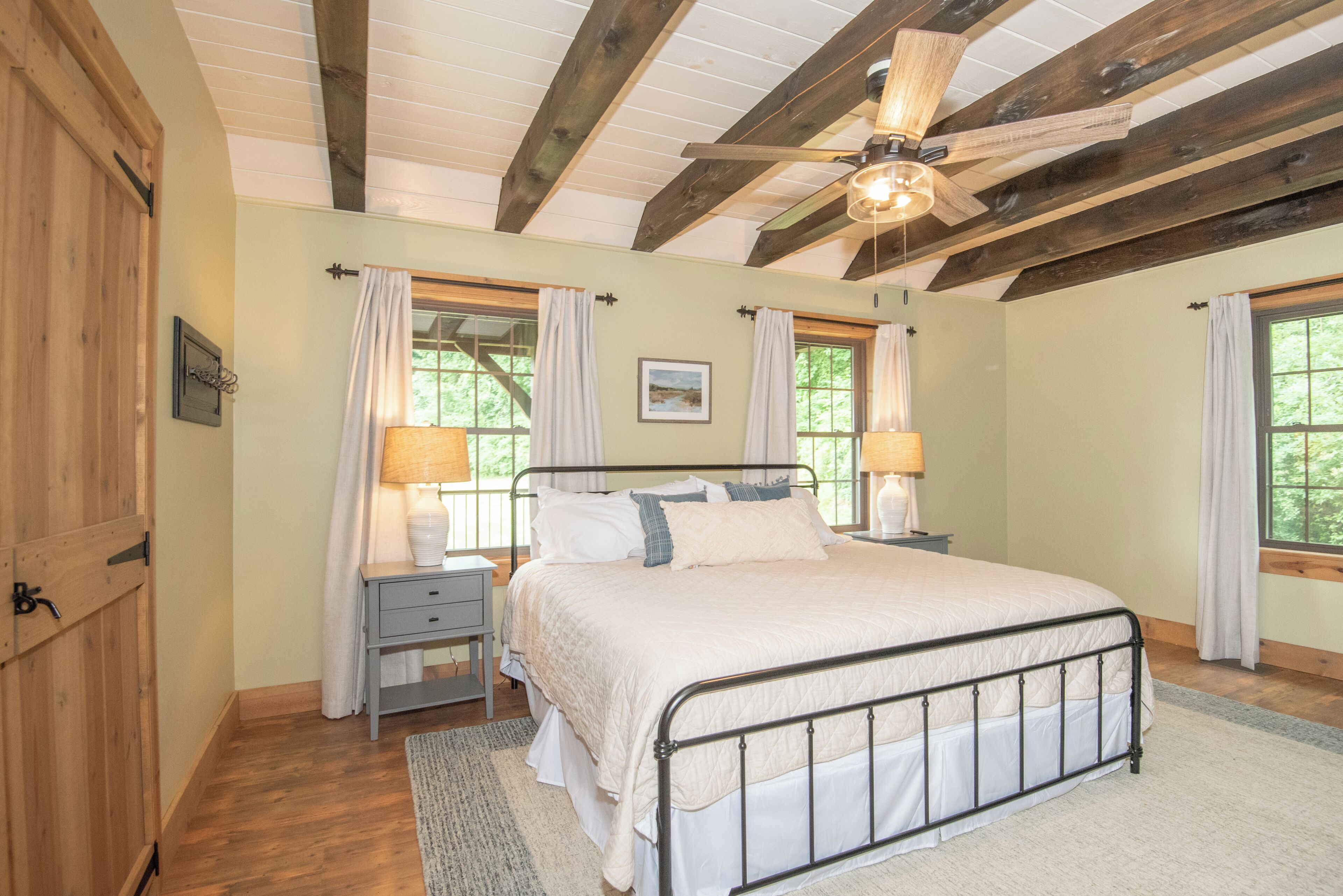 4 bedrooms, free WiFi, bed sheets