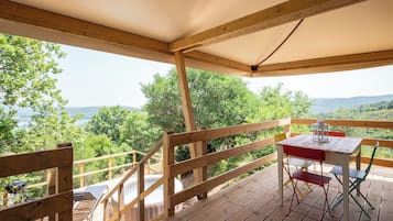 Familienzelt, Seeblick | Terrasse/Patio