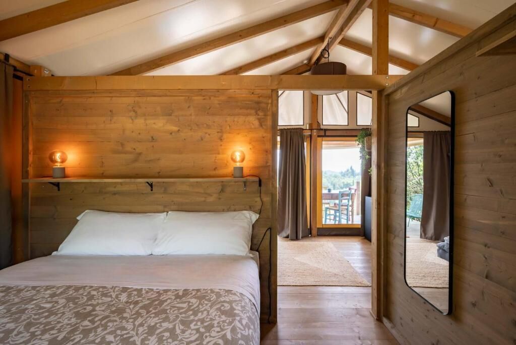 Barraca família, vista para o lago