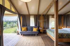 Tent, Lake View