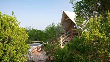 Telttamajoitus, järvinäköala | Ulkoporeallas