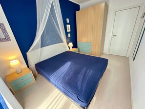 1 bedroom - Sea and pool view apartment (Porto Santa Margherita)