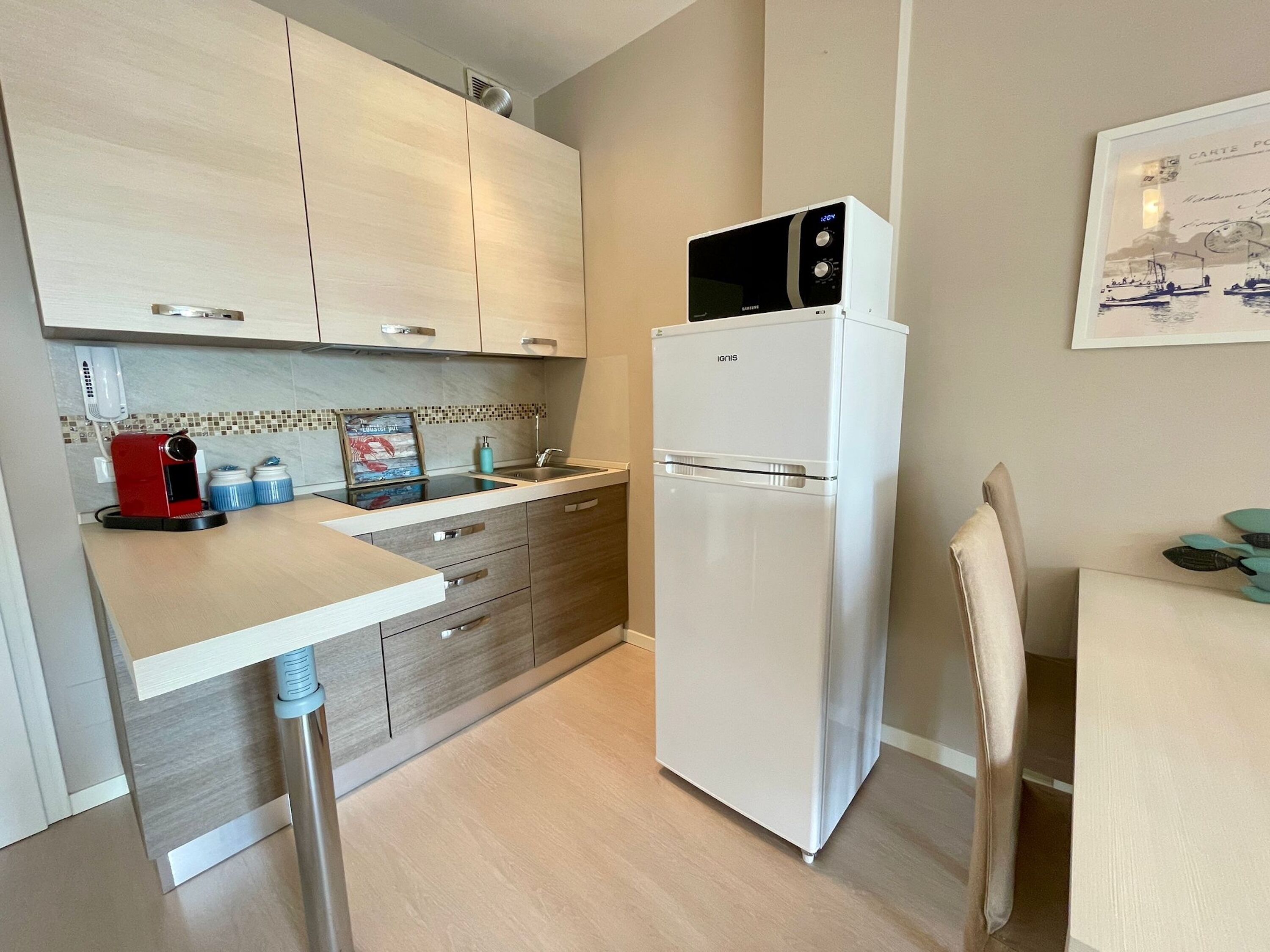 Fridge, microwave, stovetop, cookware/dishes/utensils