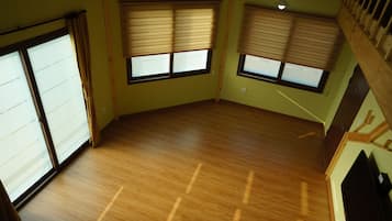 Classic Duplex, Balcony, Sea View | Interior