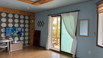 Basic Room, Balcony, Sea View | Private kitchen | Fridge, microwave, stovetop, cookware/dishes/utensils