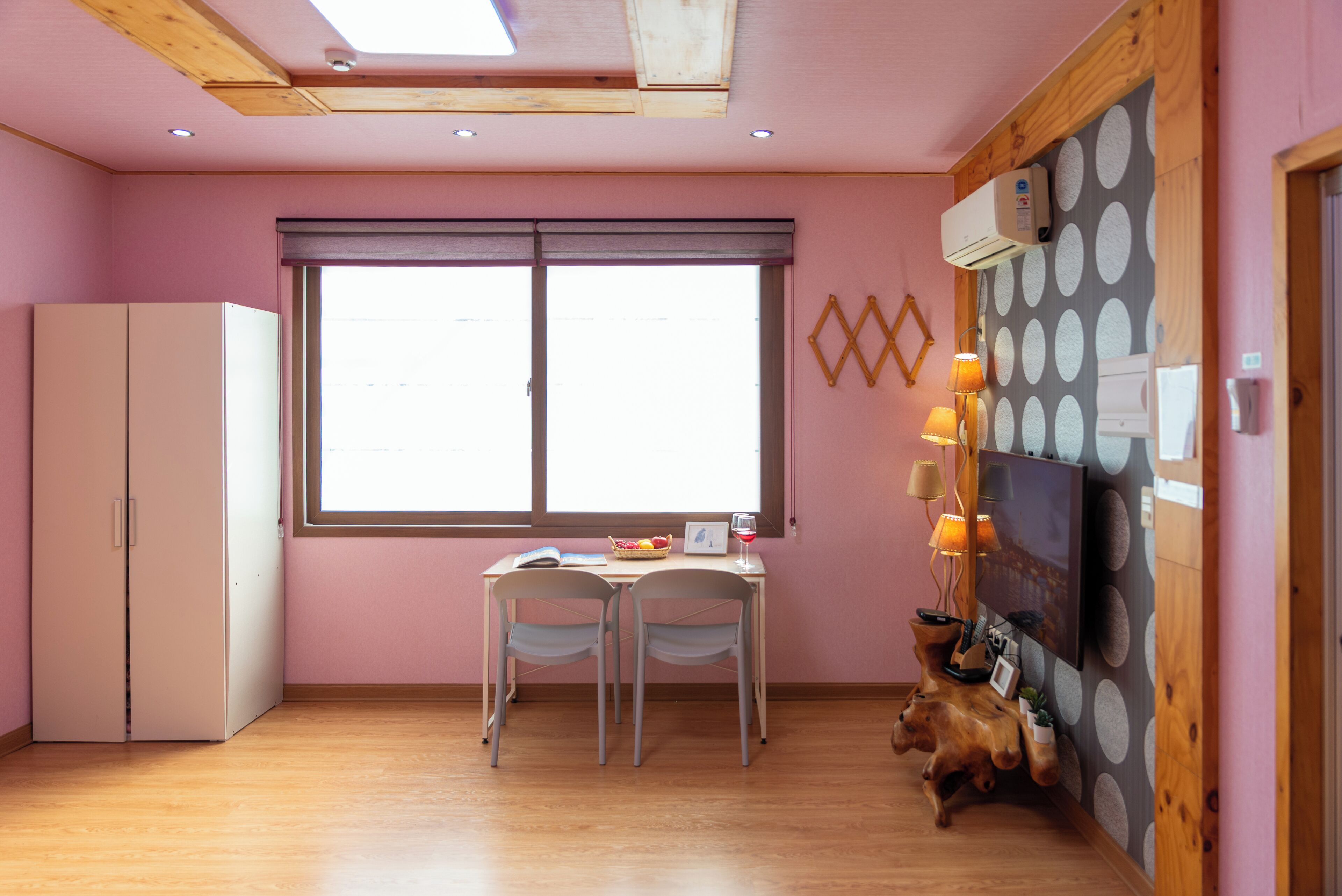 Family Double or Twin Room, Balcony, Sea View | Interior