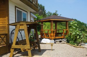 Outdoor dining - Yeomyeong Pension (Yeongdeok)