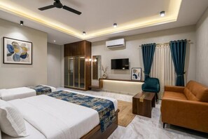 Classic Studio - Hotel Shumo Grand Khammam (Khammam)