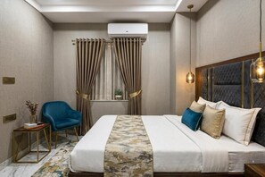 Classic Studio - Hotel Shumo Grand Khammam (Khammam)