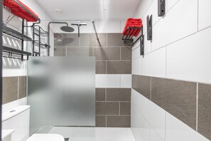 Bathroom - Vacation Home 'La Ventana A La Catedral' with Sea View and Wi-Fi (Las Palmas de Gran Canaria)