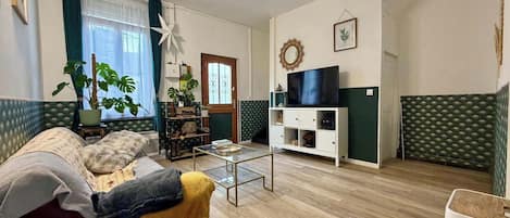 TV
