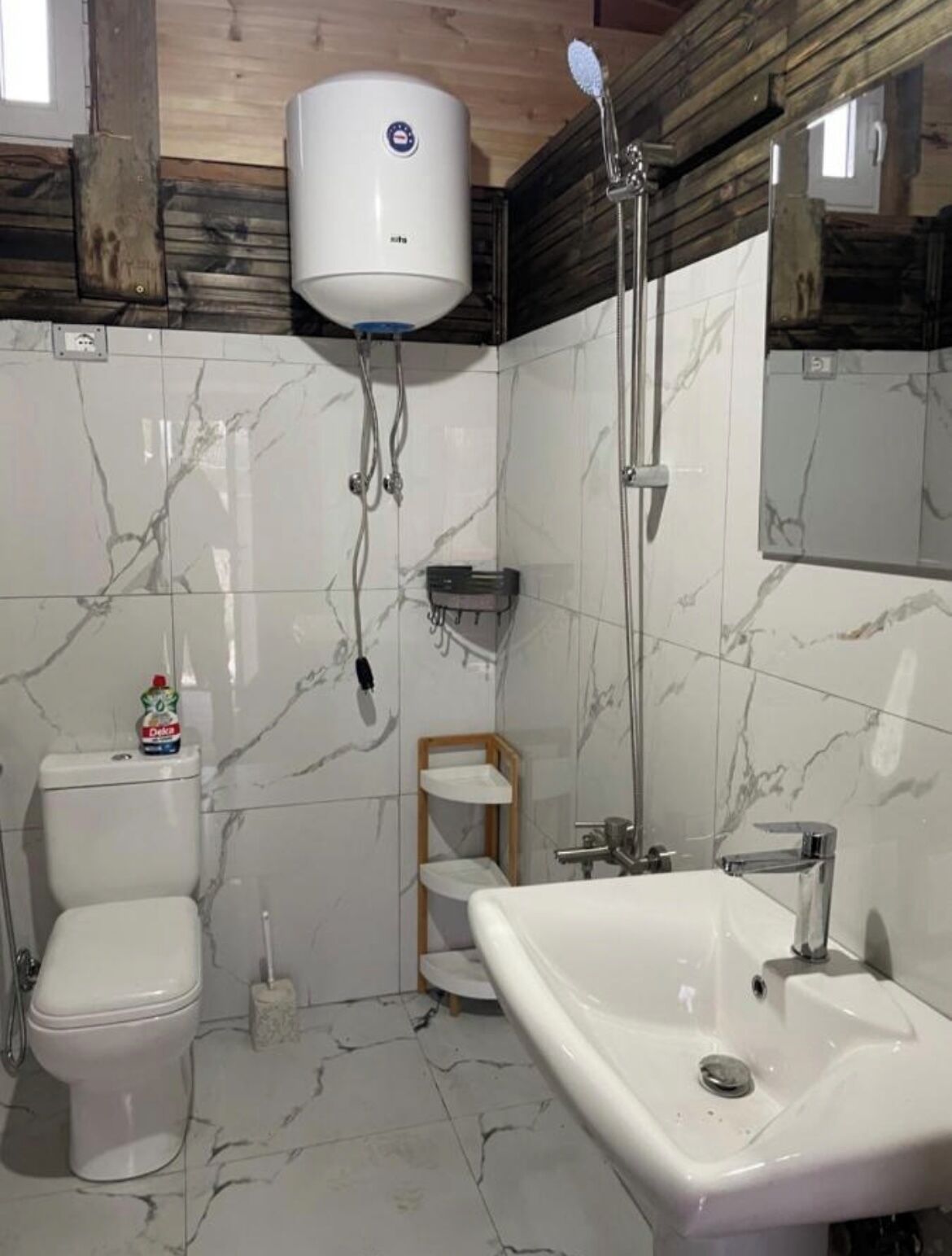 Handtücher, Seife, Toilettenpapier