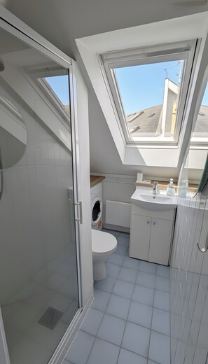 Bathroom - Cosy loft on the beach (Tramore)