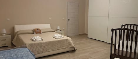 2 bedrooms, WiFi, bed sheets