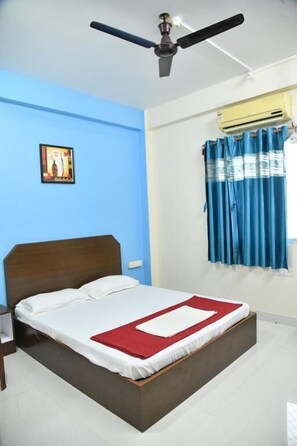 Estudio clásico, balcón, vistas a la montaña