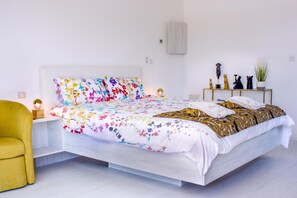 1 bedroom, WiFi, bed sheets - “Domaine des Lucques” Guest Room with Private Pool, Wi-Fi, and Air Conditioning (Mirepeisset)