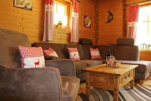 Fernseher, DVD-Player, Stereoanlage