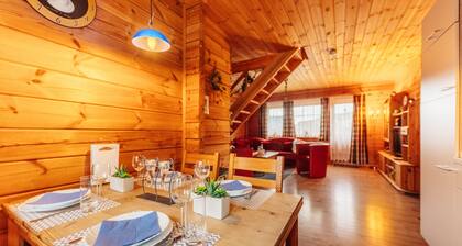The Fox Den - Log Cabin 2 - Quiet Cul-de-sac - 50m to Forest - Small Fenced Garden - 3 Dogs Welcome