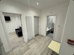 Interior - Luxury 3 BR Retreat 5 min to Elizabeth Line (West Drayton)
