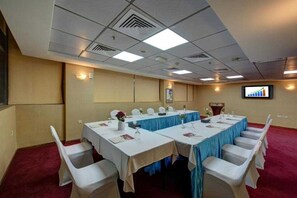 Meeting facility - Sunday Sharjah Aparthotel Formerly Royal Tulip (Sharjah)