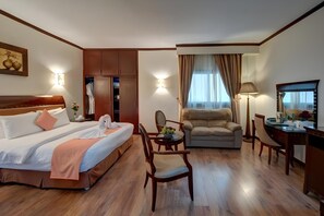 Room - Sunday Sharjah Aparthotel Formerly Royal Tulip (Sharjah)