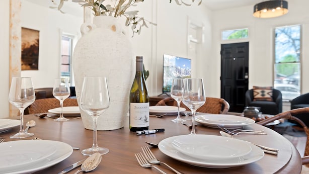 บ้านพัก, หลายเตียง, อ่างน้ำร้อน, วิวสวน (Little Luxe Retreat) | ร้านอาหาร