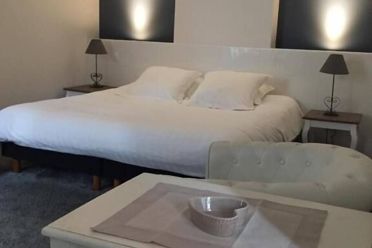 Cortinas blackout, sistema de insonorización y wifi gratis 