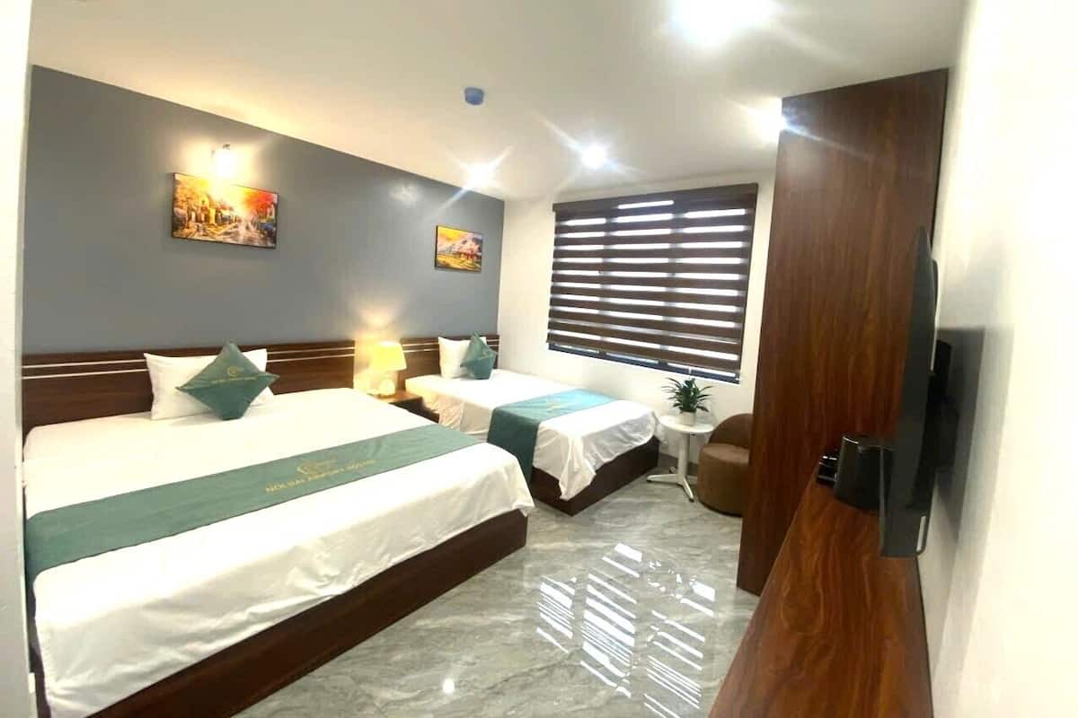 Family Triple Room, City View