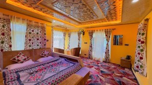 Estúdio clássico, sacada, vista para a cidade