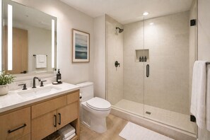 Bathroom - Downtown Toronto Studio Retreat. City Lights Await! (Toronto)