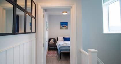 The Little Blue House | Contractors & Couples