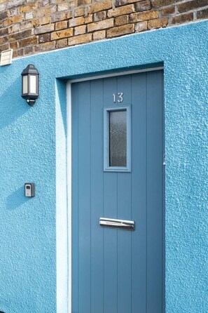 Exterior detail - The Little Blue House | Contractors & Couples (Blue Town)