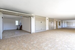 Interior - Casa Eolo. Appartamento con terrazza e box privato. (Alghero)