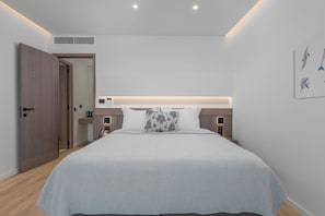 Junior Suite Panoramic Sea View | Brankas, kedap suara, setrika/meja setrika, dan Wi-Fi gratis