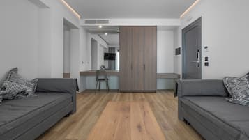 Junior Suite Sea View Elevated Ground Floor | Living area