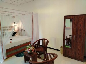 Desk, iron/ironing board, free WiFi - Robert Ayurweda Villa (Bentota)