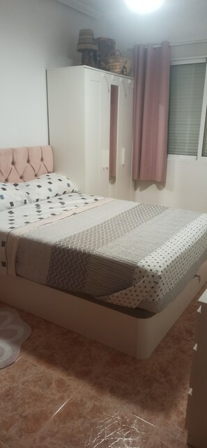 3 dormitorios, tabla de planchar con plancha, wifi y ropa de cama