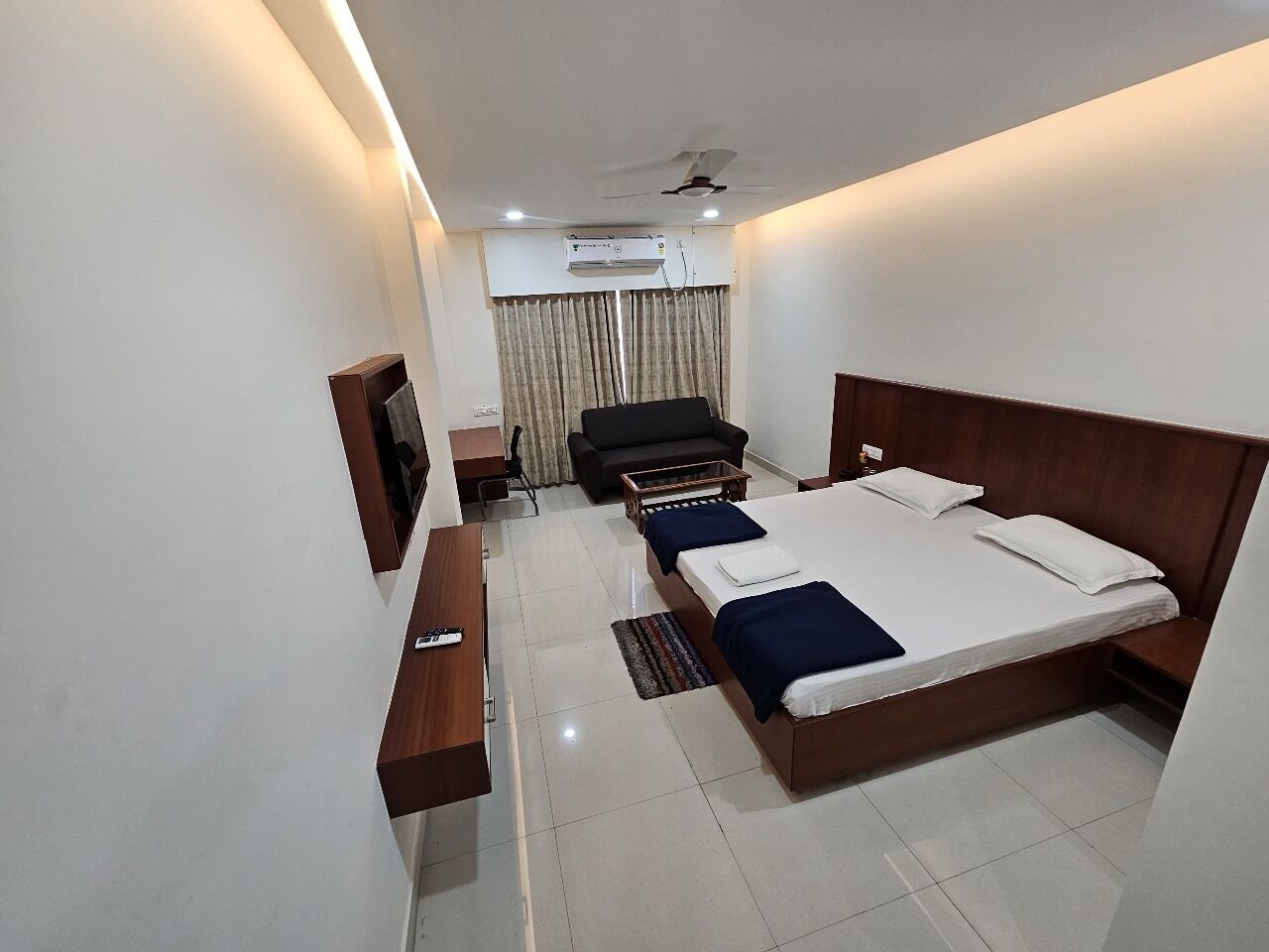Deluxe Room | Free WiFi