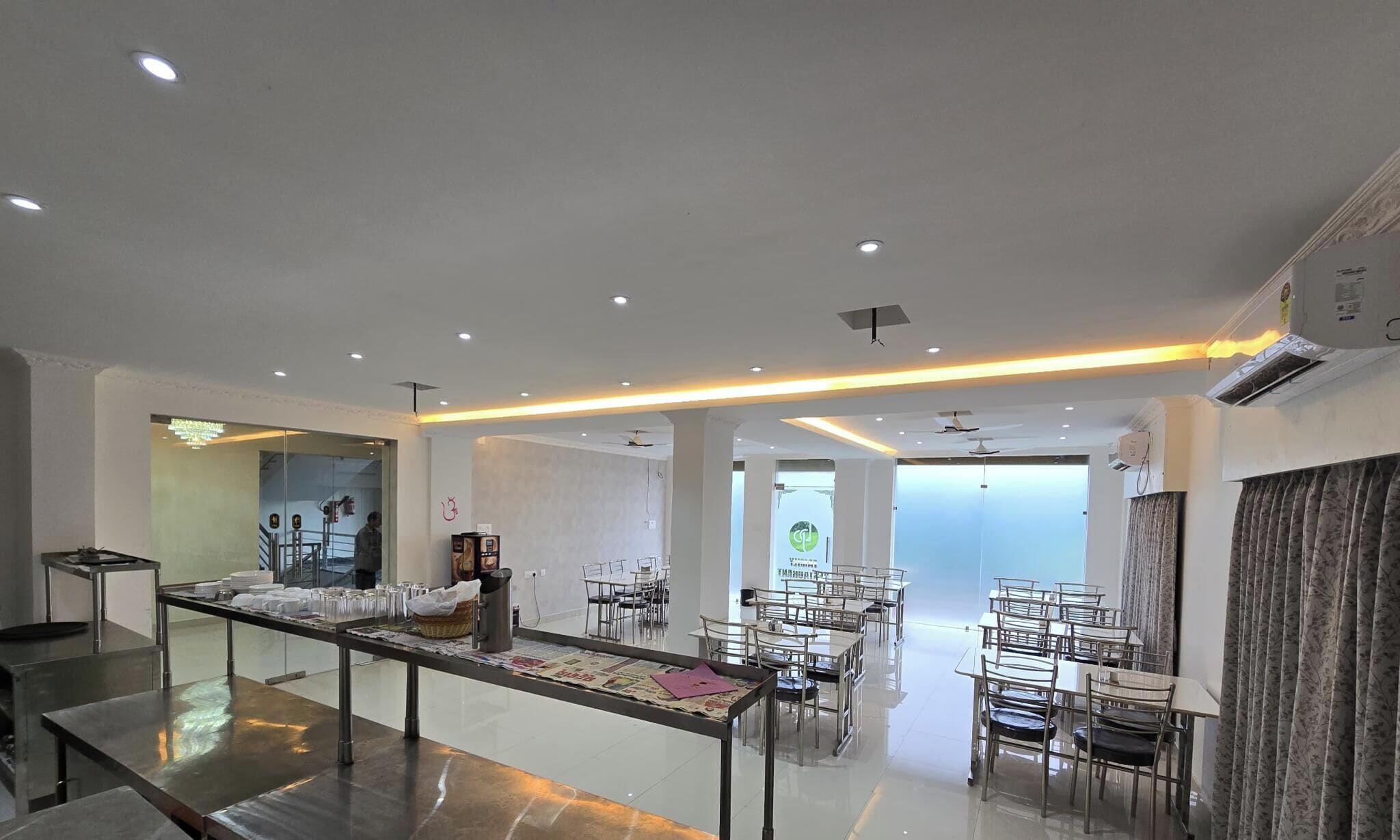 Kamar Deluks | Tempat makan