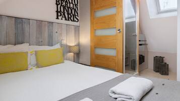 1 slaapkamer, een strijkplank/strijkijzer, wifi, beddengoed