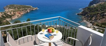 Maisonette (split-level apartment) with sea view, Wi-Fi, and air conditioning