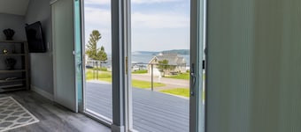 Ontario Blue. Modern 3-bedroom house with AC in charming Fair Haven.