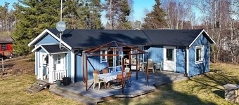Cozy vacation home near Mönsteras Baltic Sea archipelago forest water tranquility